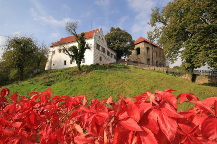 ZŘÍCENINA GOTICKÉHO HRADU KOŠUMBERK